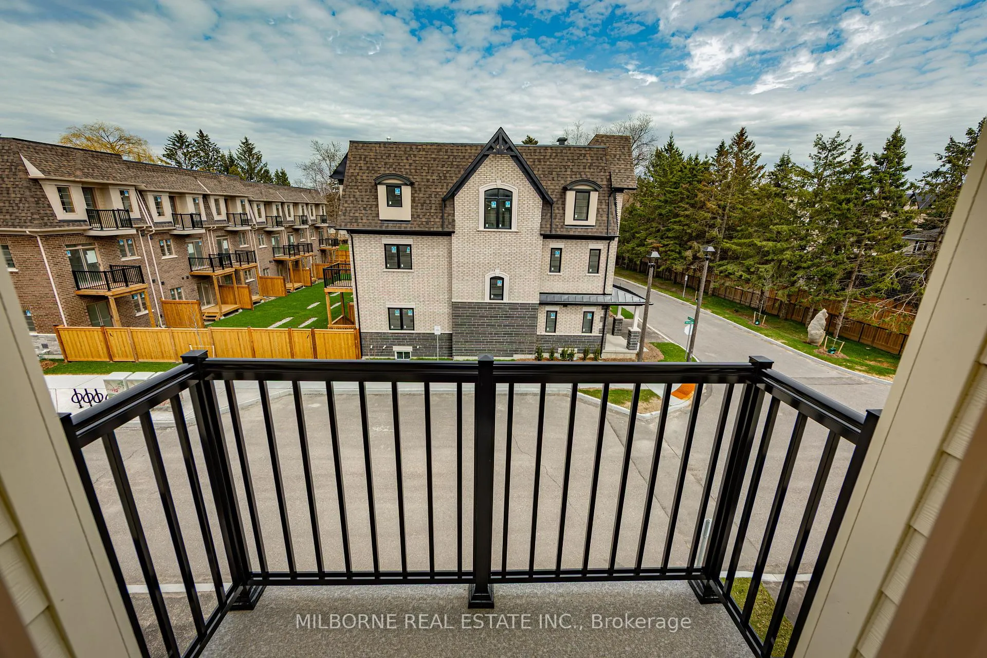 Photo 33 of 28 Fred Beaton Place, King, King City — HOMEH
