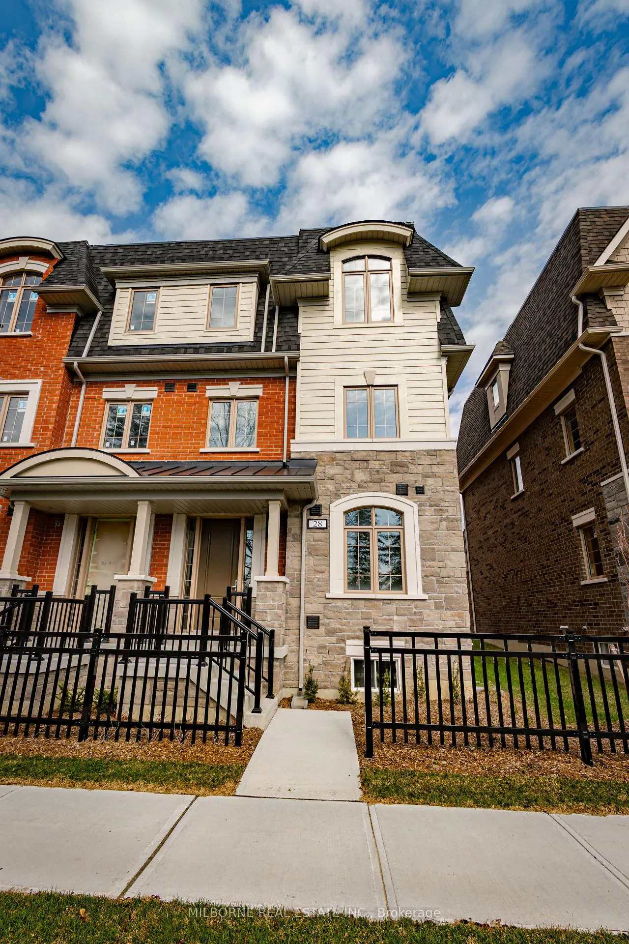 Photo 39 of 28 Fred Beaton Place, King, King City — HOMEH