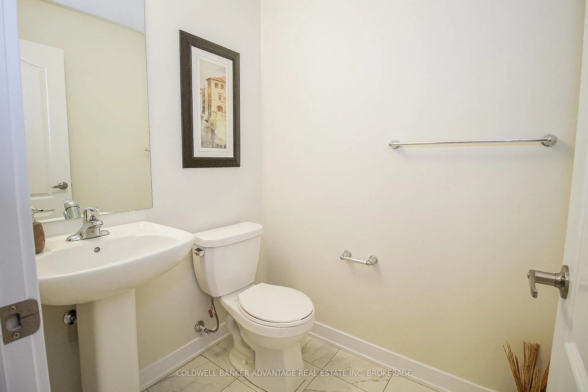 Photo 6 of 77 Keelson Street, Welland, Dain City — HOMEH