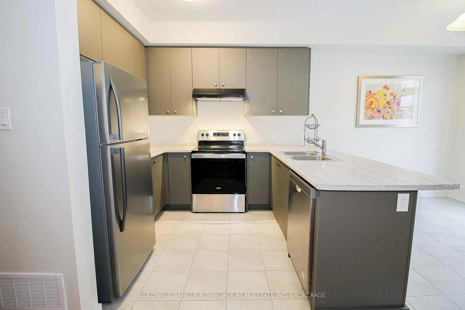 Photo 9 of 77 Keelson Street, Welland, Dain City — HOMEH