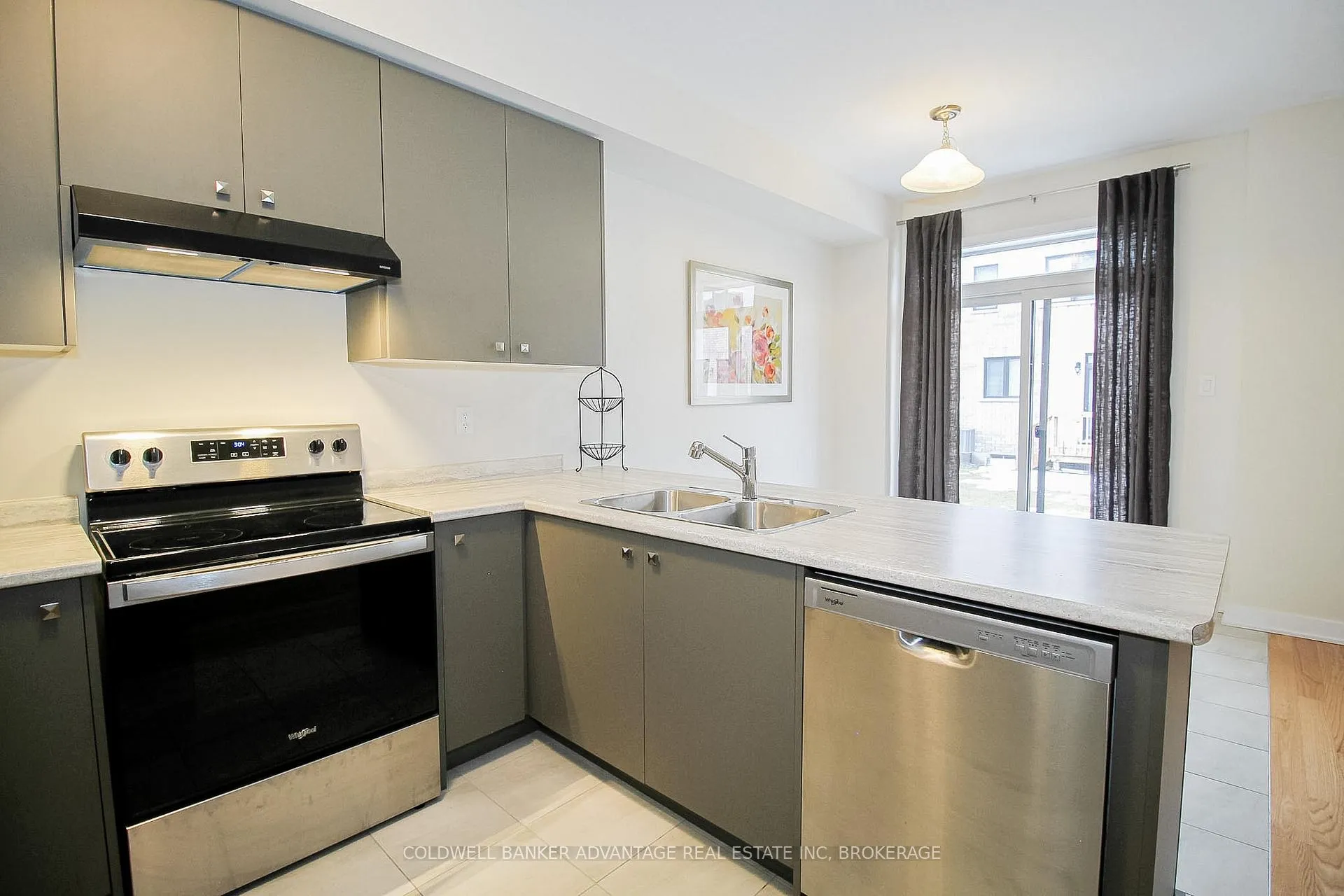 Photo 10 of 77 Keelson Street, Welland, Dain City — HOMEH