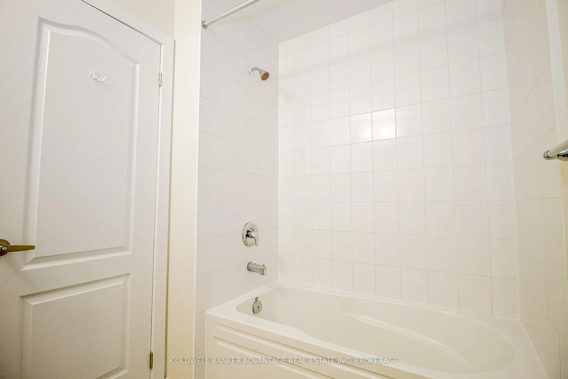 Photo 23 of 77 Keelson Street, Welland, Dain City — HOMEH