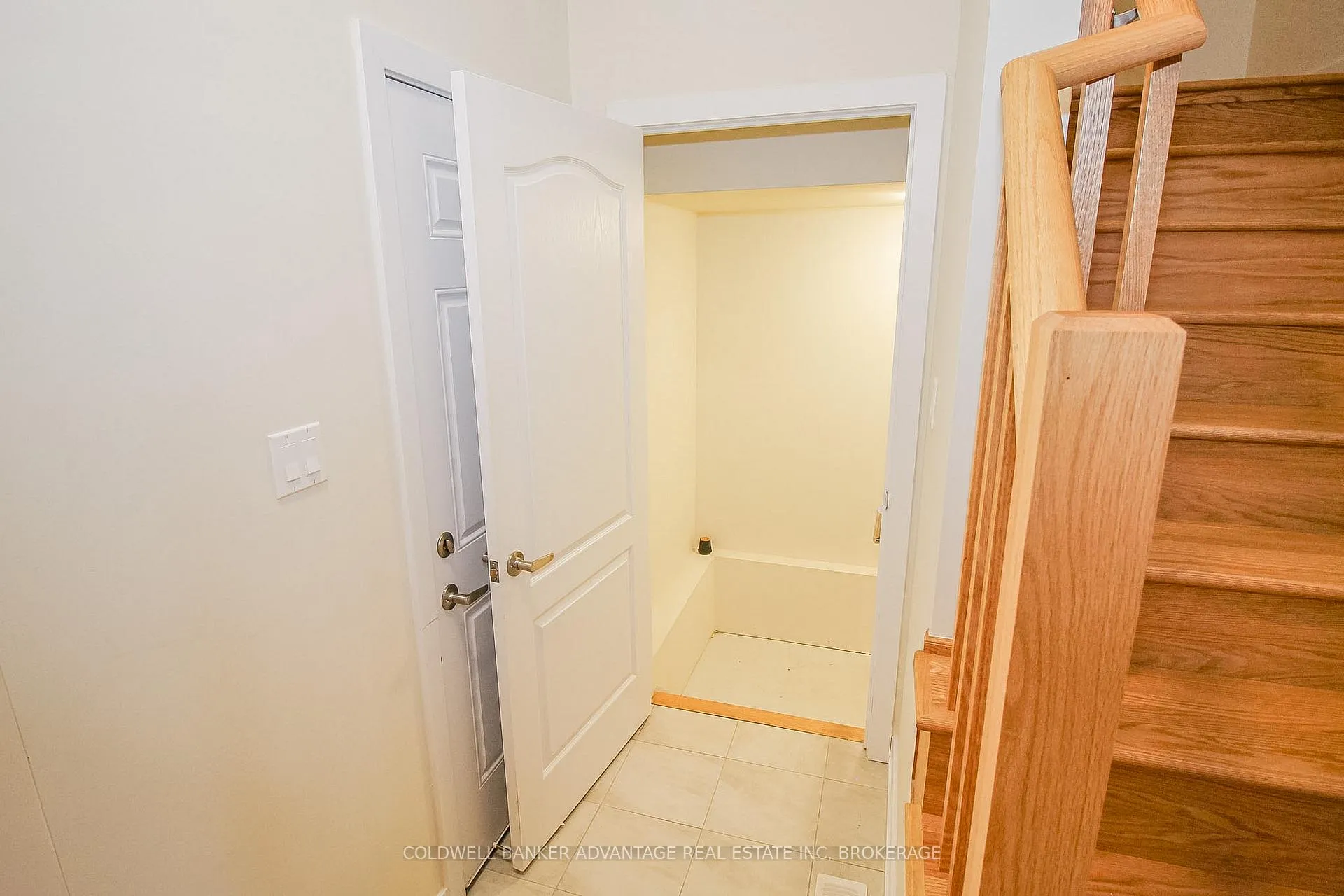 Photo 30 of 77 Keelson Street, Welland, Dain City — HOMEH