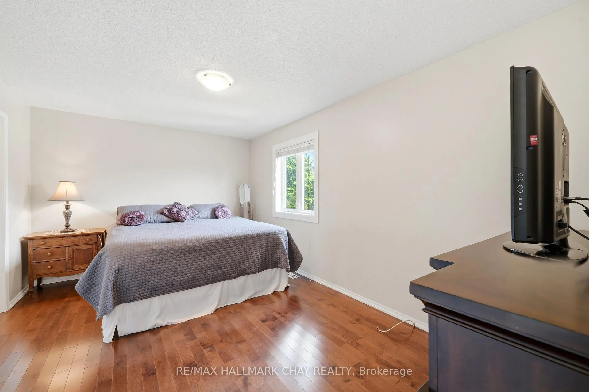 Photo 22 of 14 Dugdale Avenue, New Tecumseth, Beeton — HOMEH