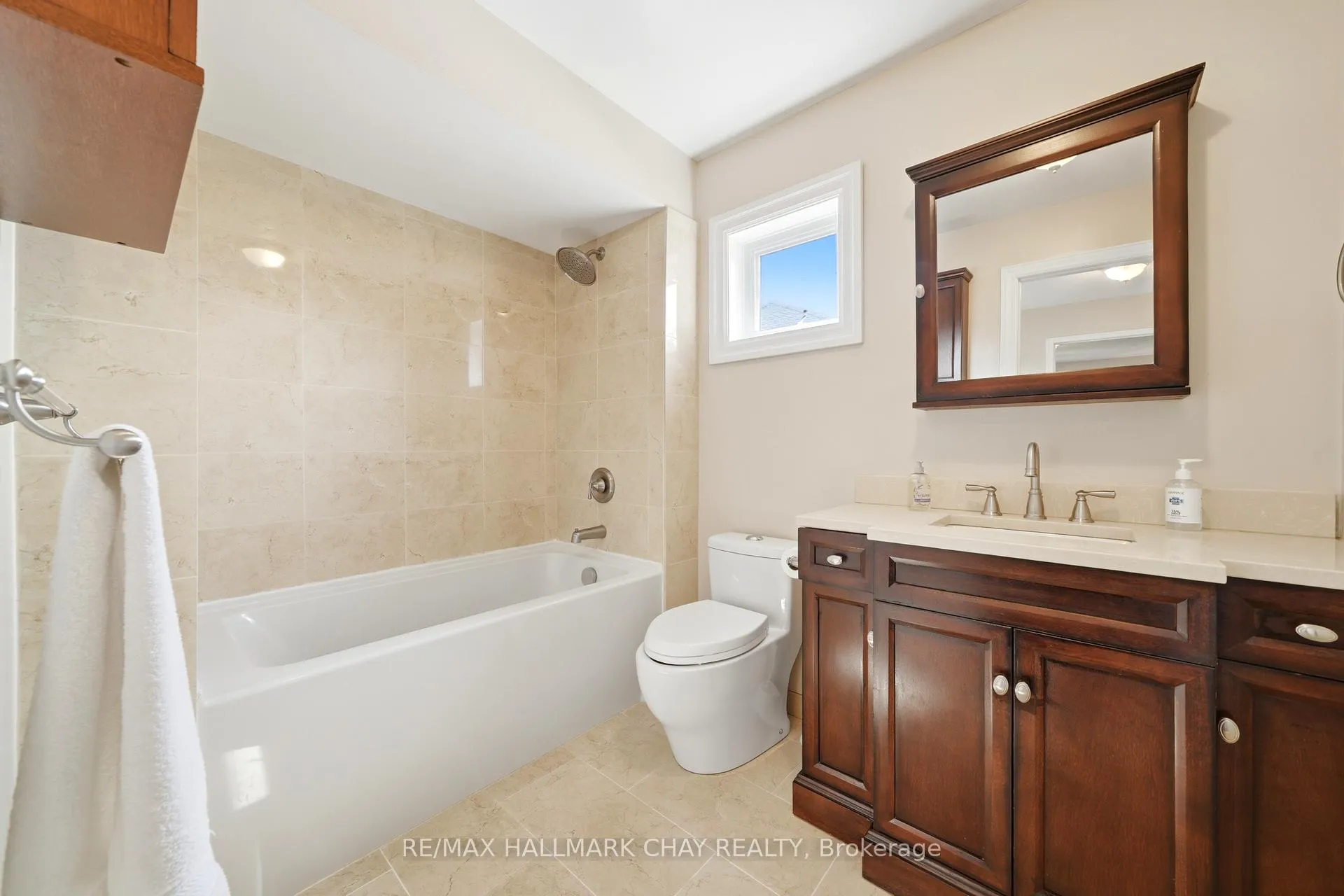 Photo 31 of 14 Dugdale Avenue, New Tecumseth, Beeton — HOMEH