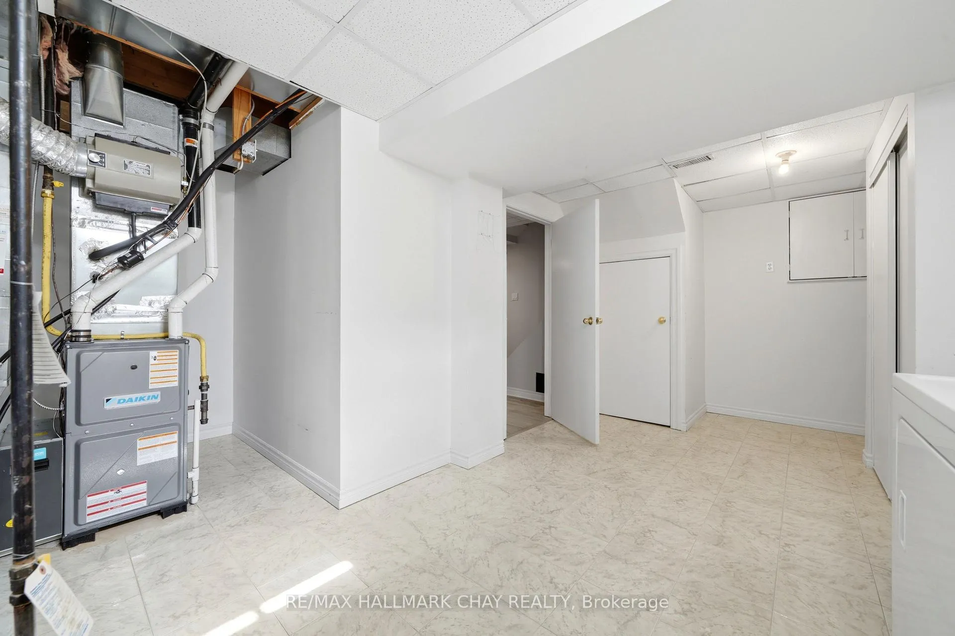 Photo 35 of 14 Dugdale Avenue, New Tecumseth, Beeton — HOMEH