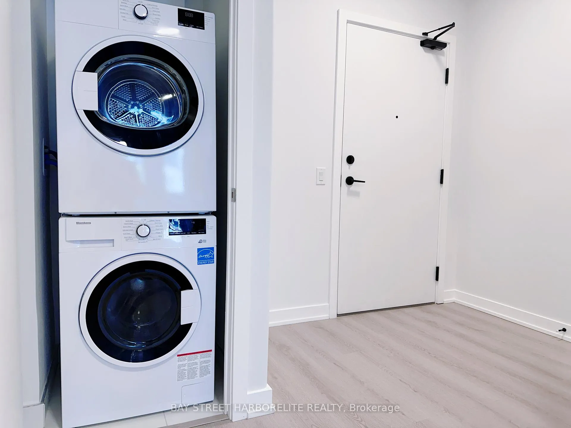 Photo 3 of Unit 603, 100 Queen Street E, Toronto, Church-Yonge Corridor — HOMEH