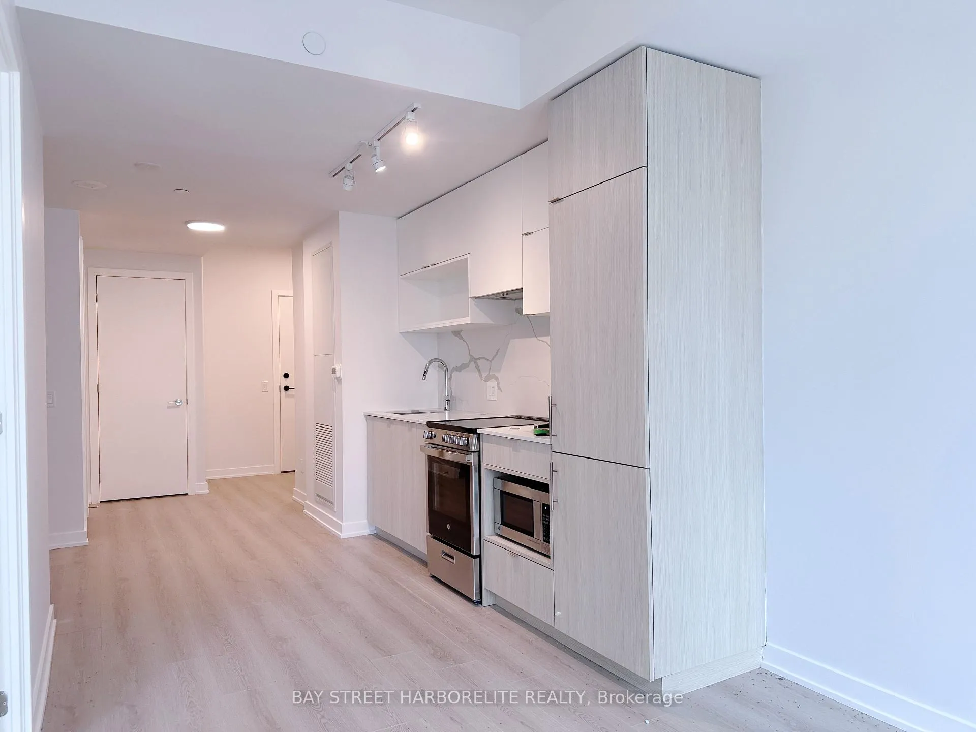 Photo 8 of Unit 603, 100 Queen Street E, Toronto, Church-Yonge Corridor — HOMEH