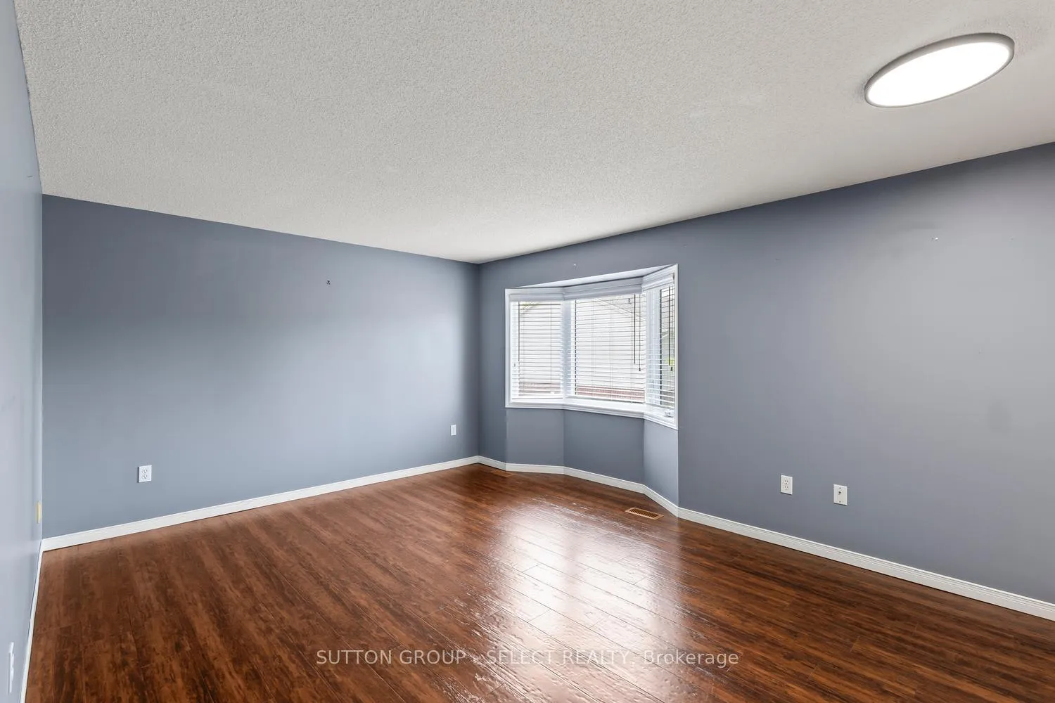 Photo 17 of Unit 16, 20 Kernohan Parkway, London, South D — HOMEH