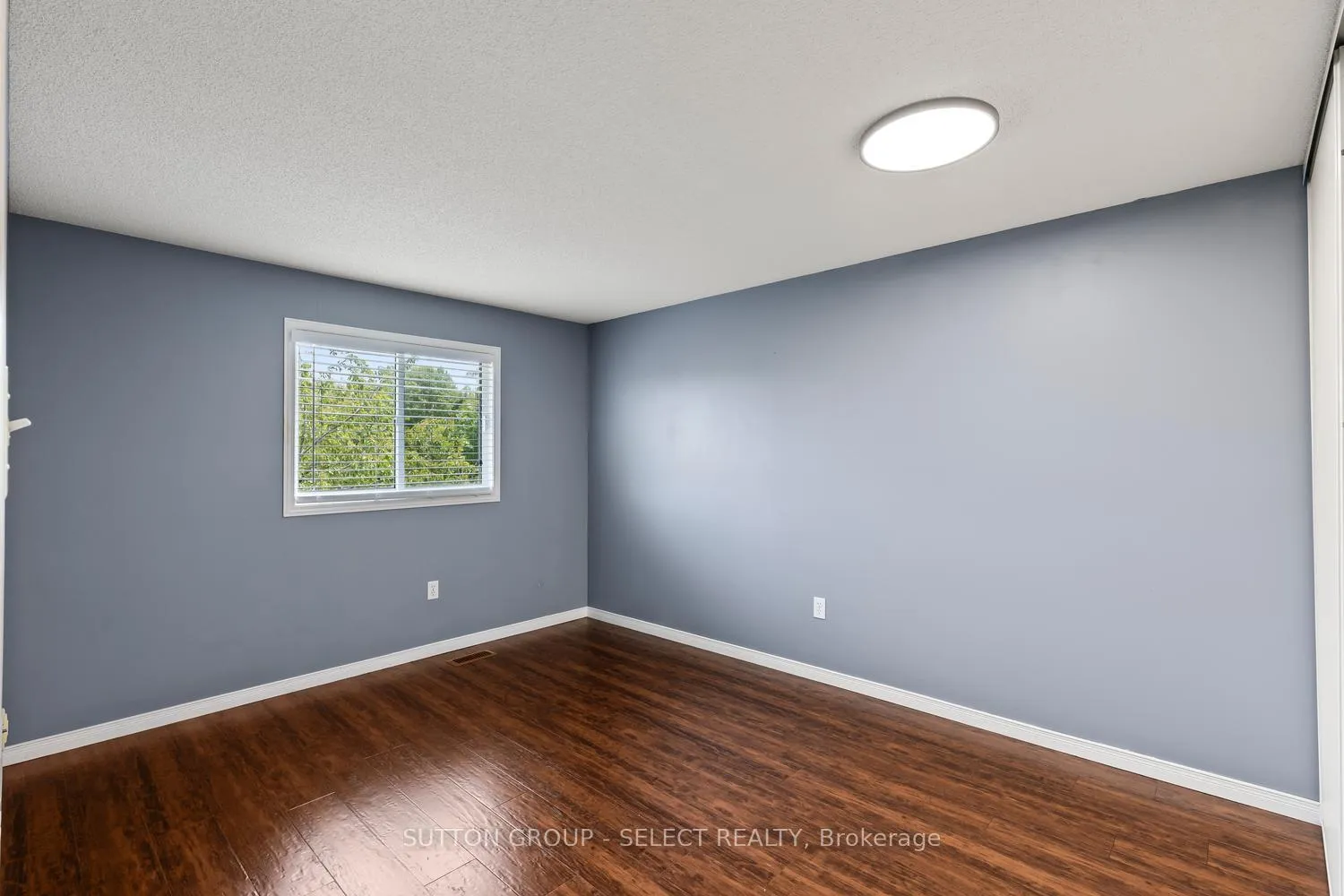 Photo 23 of Unit 16, 20 Kernohan Parkway, London, South D — HOMEH