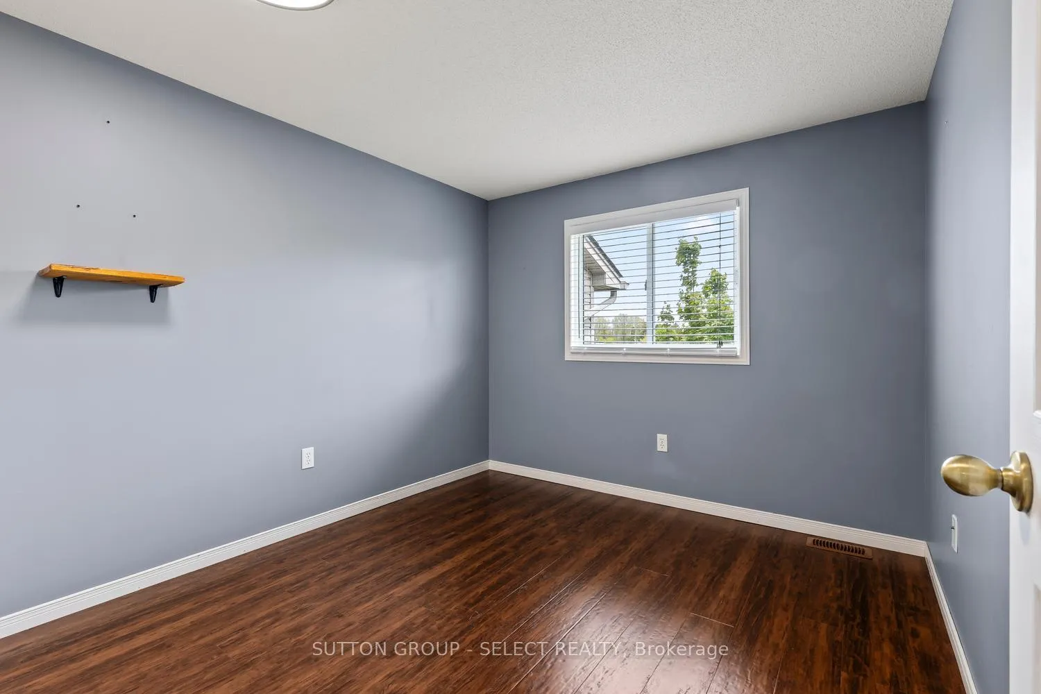 Photo 25 of Unit 16, 20 Kernohan Parkway, London, South D — HOMEH
