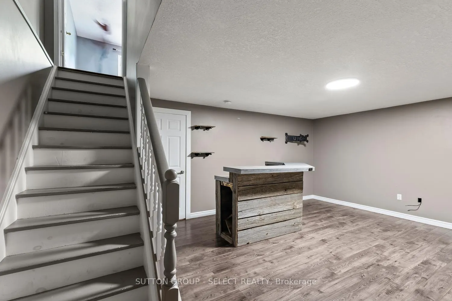Photo 28 of Unit 16, 20 Kernohan Parkway, London, South D — HOMEH