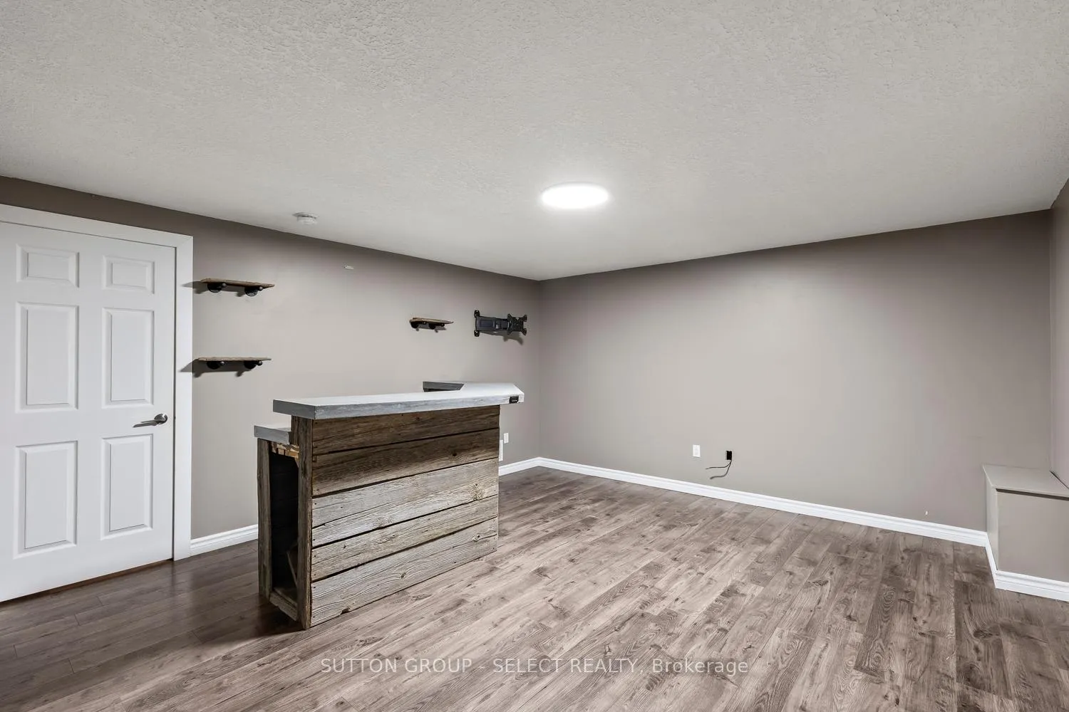 Photo 29 of Unit 16, 20 Kernohan Parkway, London, South D — HOMEH