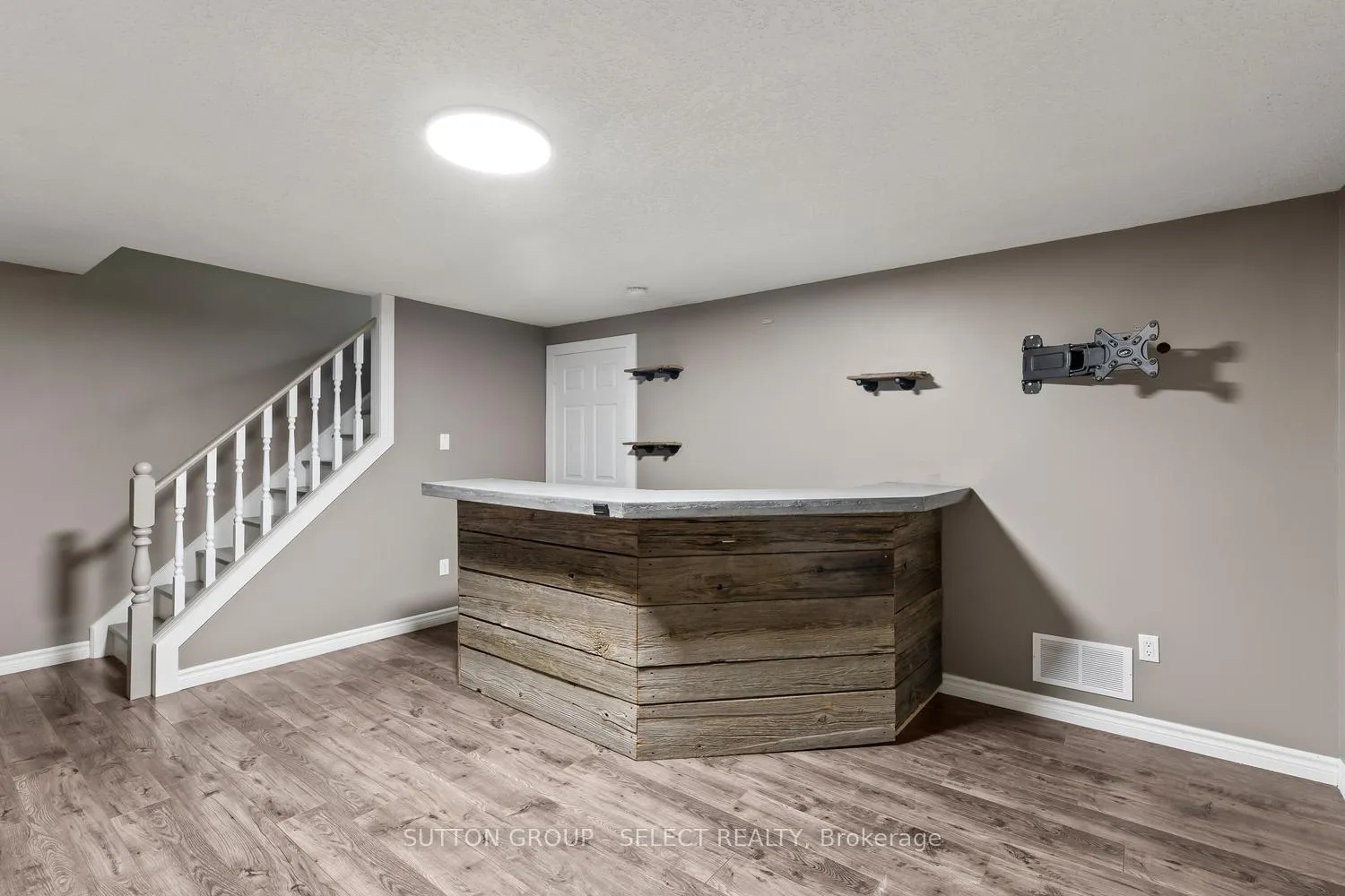 Photo 30 of Unit 16, 20 Kernohan Parkway, London, South D — HOMEH