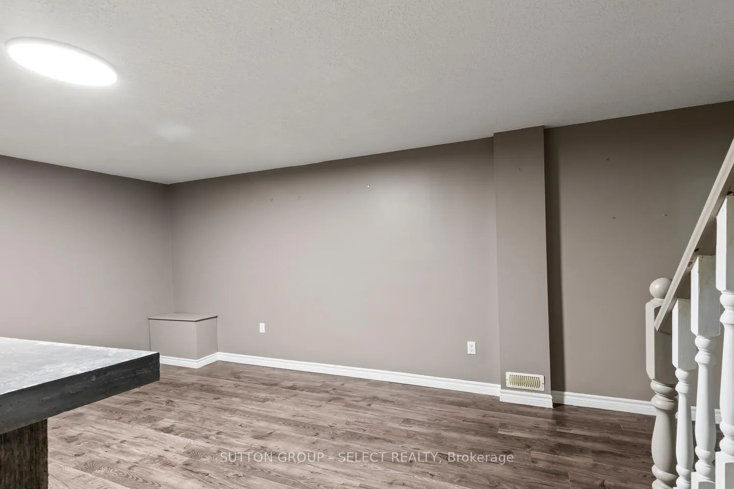 Photo 31 of Unit 16, 20 Kernohan Parkway, London, South D — HOMEH