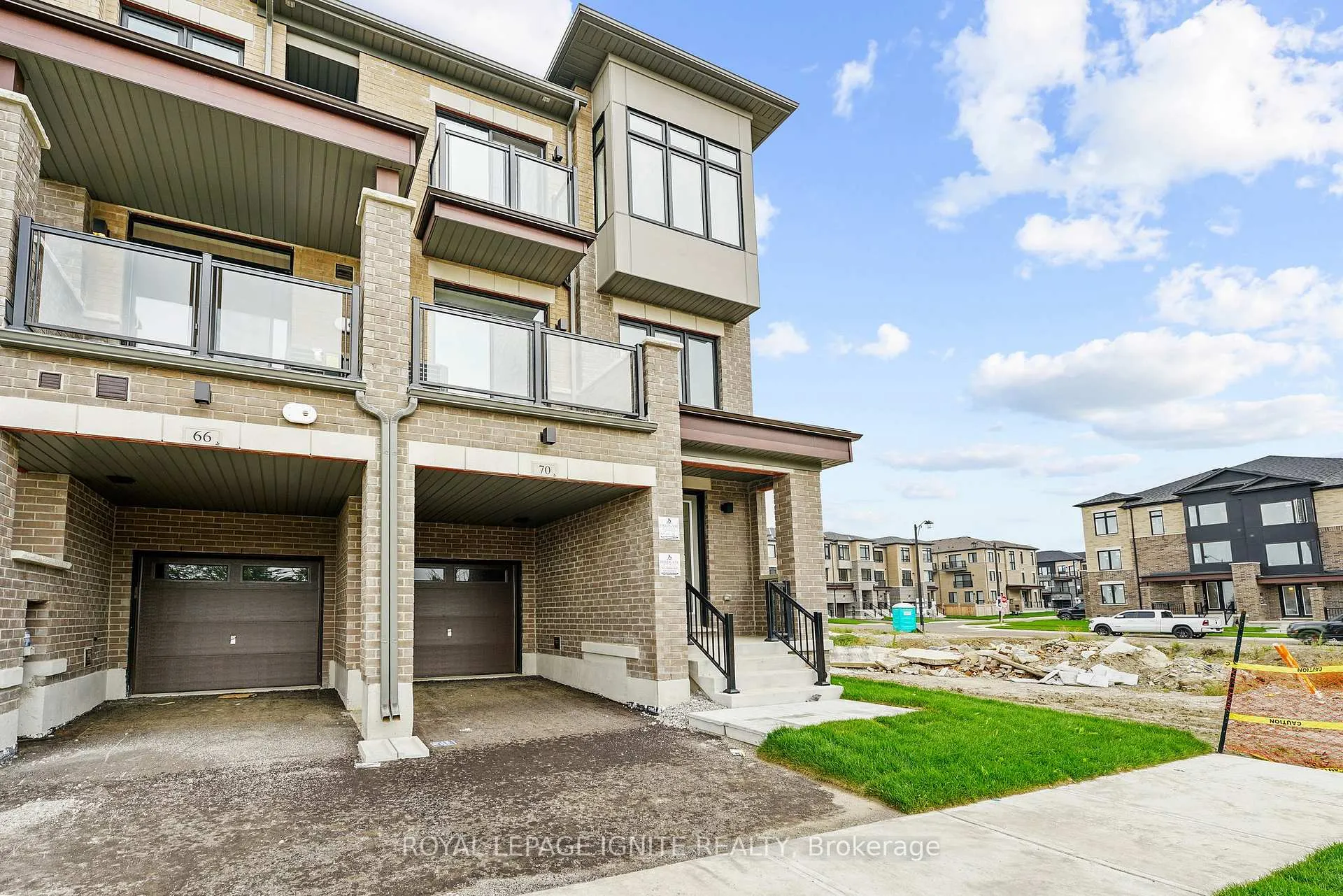 Photo 2 of 70 Thule Street, Vaughan, Vellore Village — HOMEH