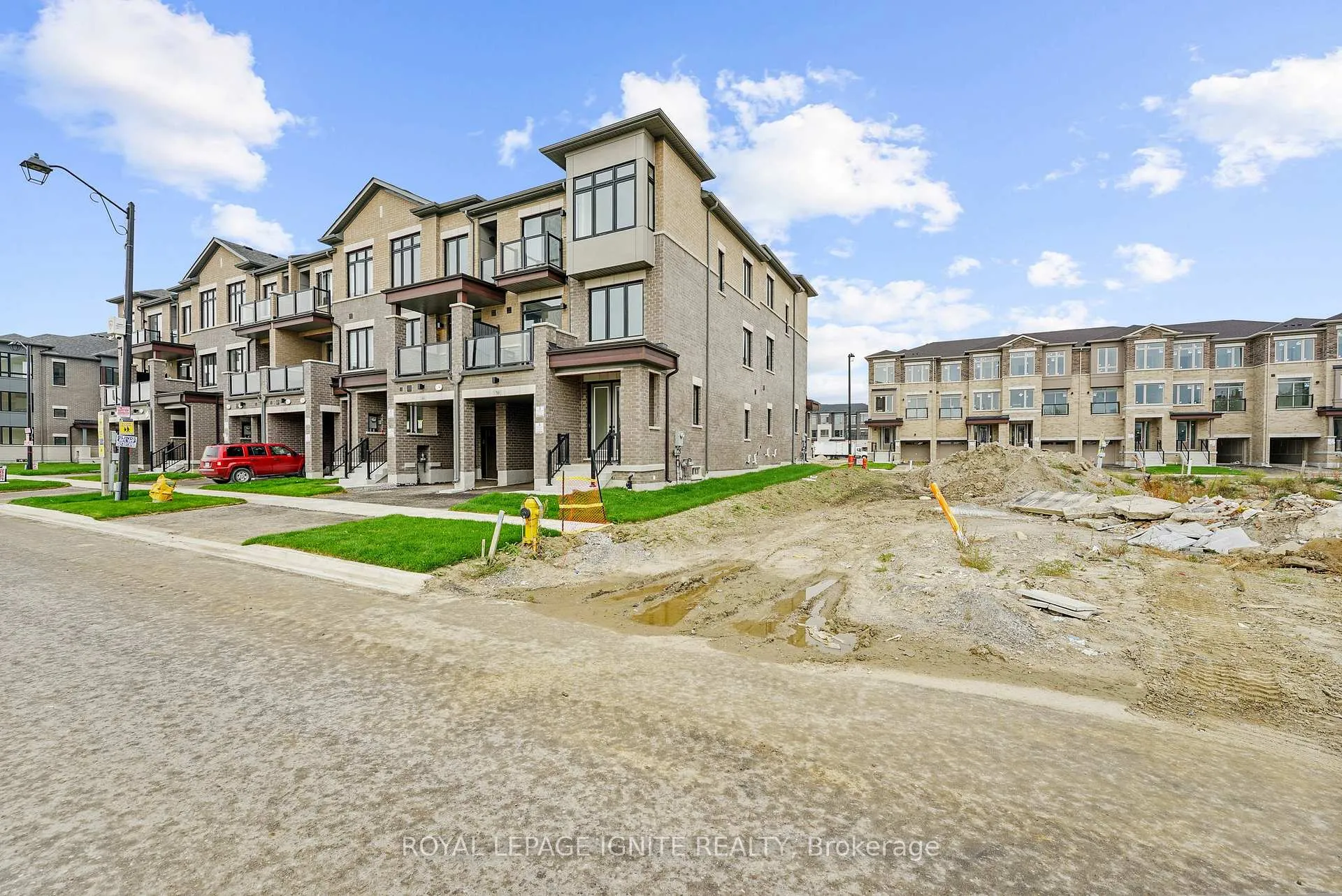 Photo 6 of 70 Thule Street, Vaughan, Vellore Village — HOMEH