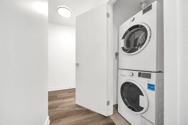 Photo 15 of Unit 1612, 5 Wellington Street, Kitchener, Cherry Hill — HOMEH
