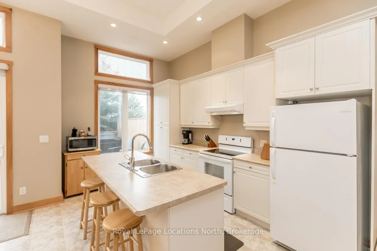 Photo 6 of Unit 6, 104 Farm Gate Road, Blue Mountains — HOMEH