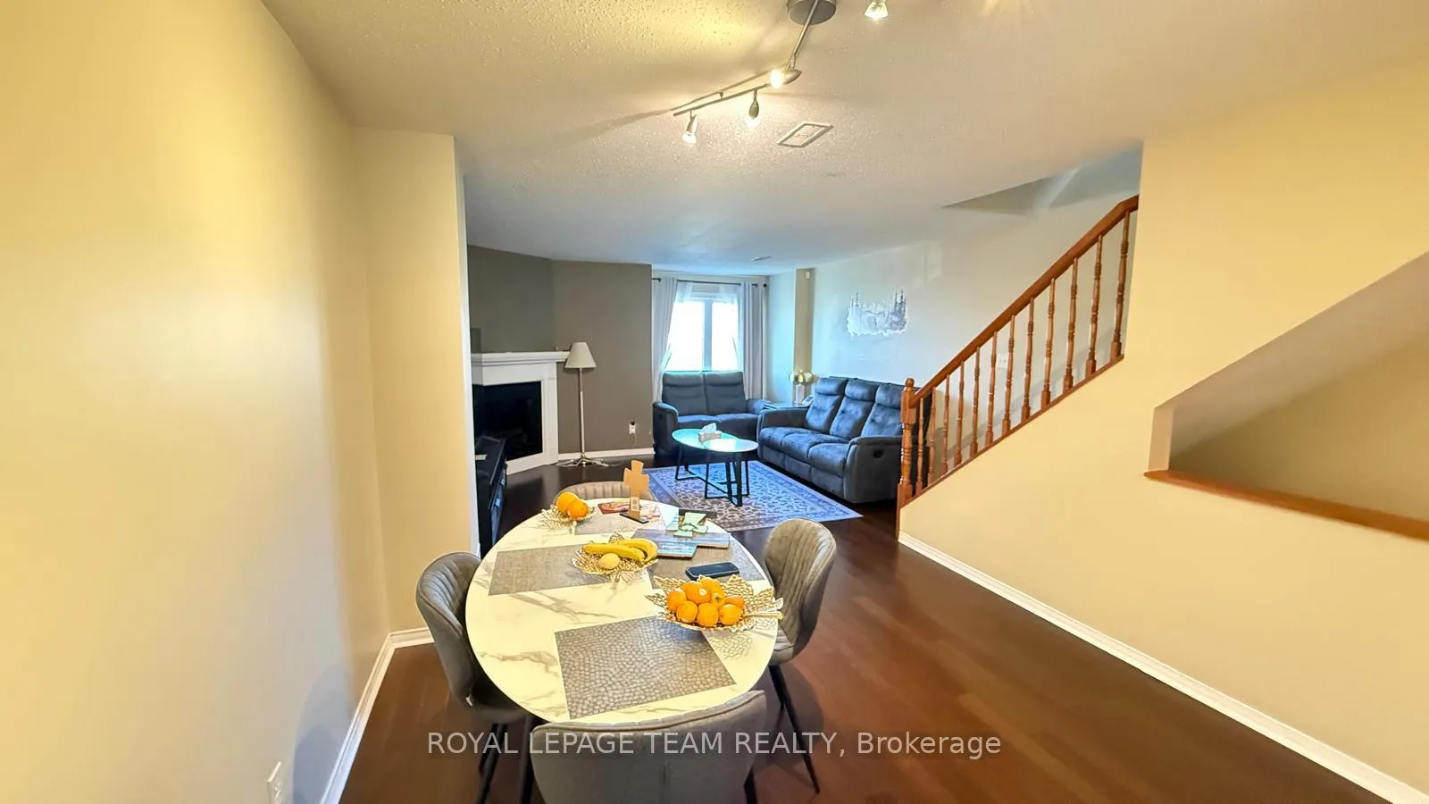Photo 4 of 390 Crownridge Drive N, Ottawa, Kanata - Emerald Meadows/Trailwest — HOMEH