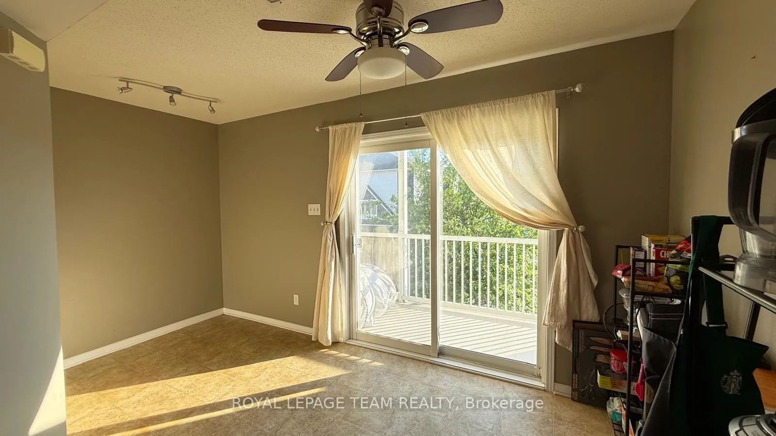 Photo 10 of 390 Crownridge Drive N, Ottawa, Kanata - Emerald Meadows/Trailwest — HOMEH