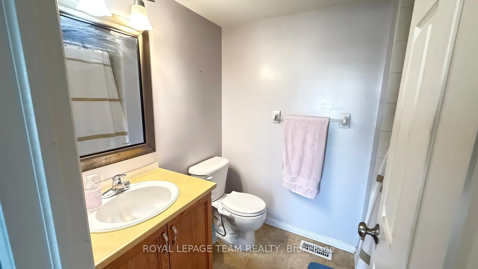 Photo 19 of 390 Crownridge Drive N, Ottawa, Kanata - Emerald Meadows/Trailwest — HOMEH