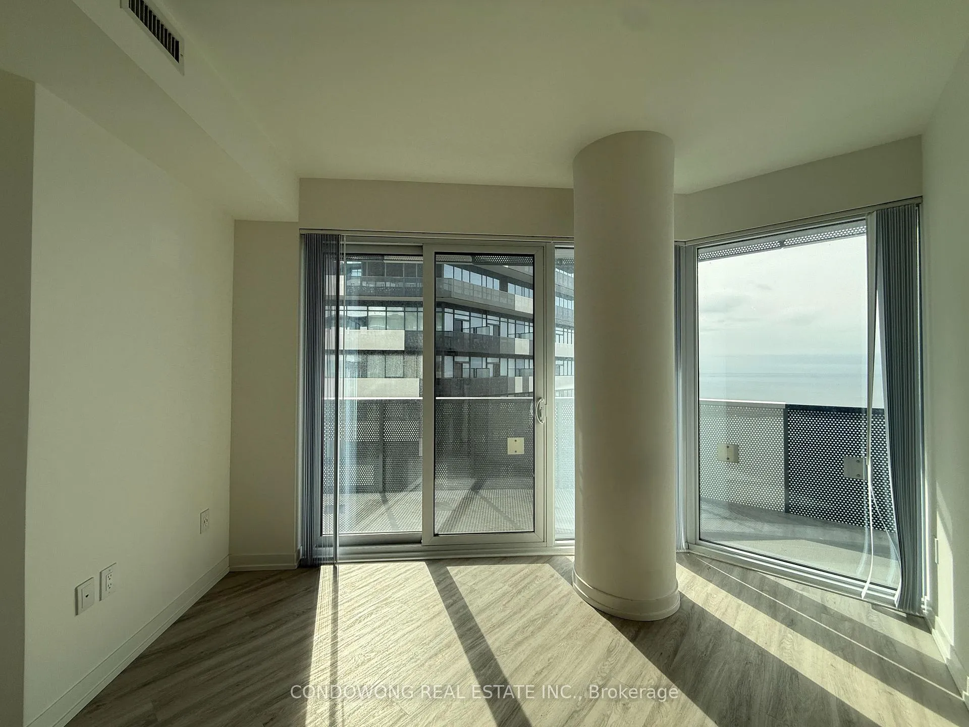 Photo 3 of Unit 7509, 55 Cooper Street, Toronto, Waterfront Communities — HOMEH