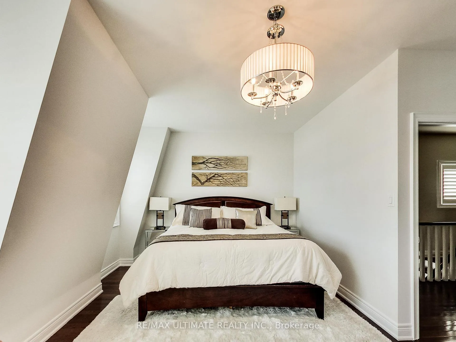 Photo 13 of Unit Apt 1 (Upper), 48 Monclova Road, North York, Downsview-Roding-CFB — HOMEH