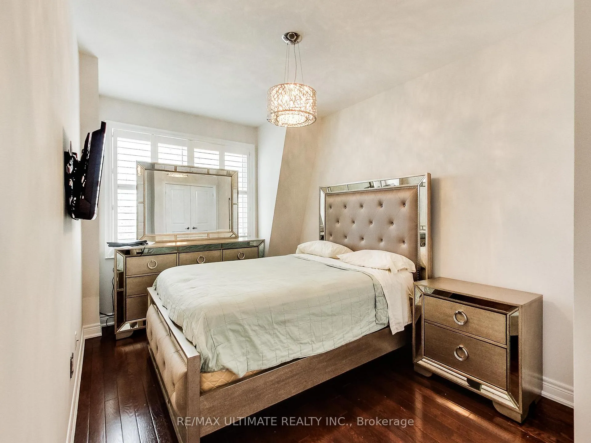Photo 16 of Unit Apt 1 (Upper), 48 Monclova Road, North York, Downsview-Roding-CFB — HOMEH