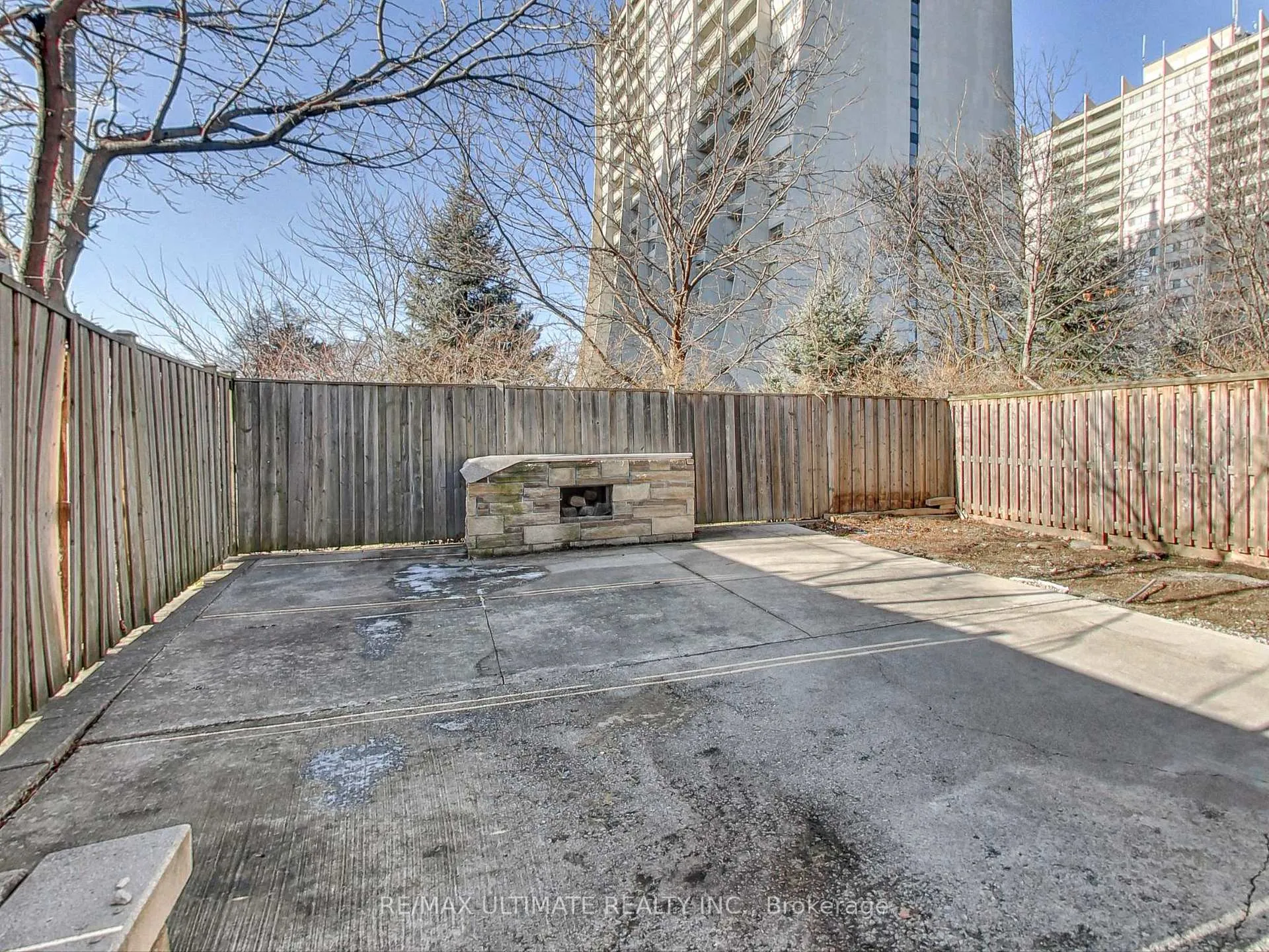 Photo 18 of Unit Apt 1 (Upper), 48 Monclova Road, North York, Downsview-Roding-CFB — HOMEH