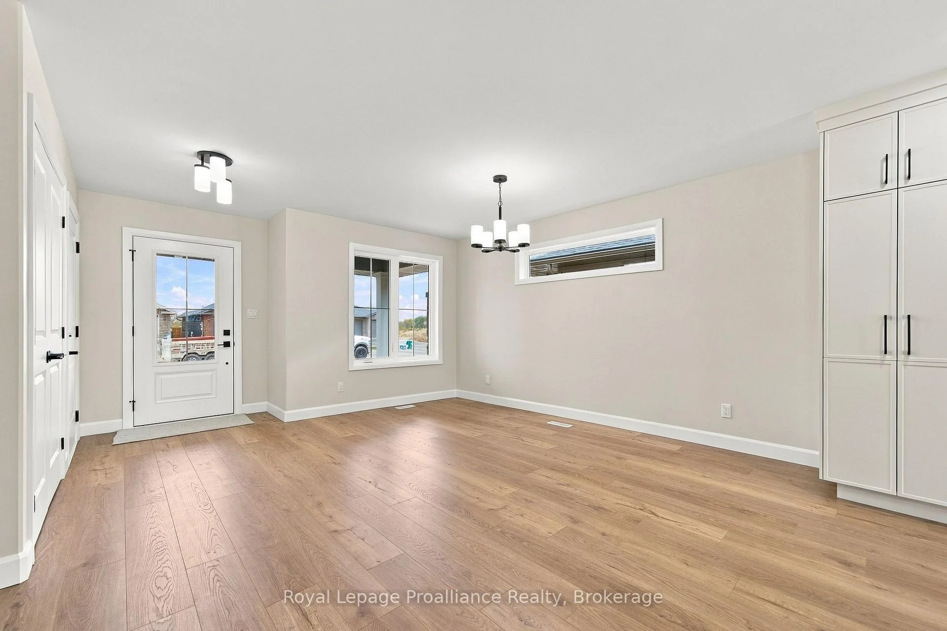 Photo 7 of 100 Hastings Park Drive, Belleville, Belleville Ward — HOMEH
