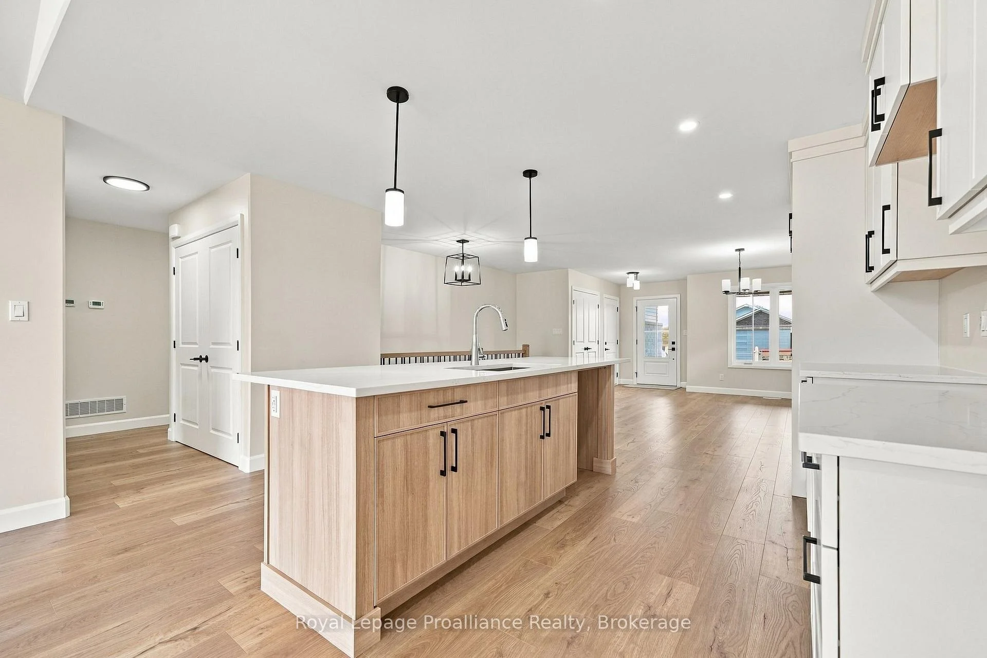 Photo 16 of 100 Hastings Park Drive, Belleville, Belleville Ward — HOMEH