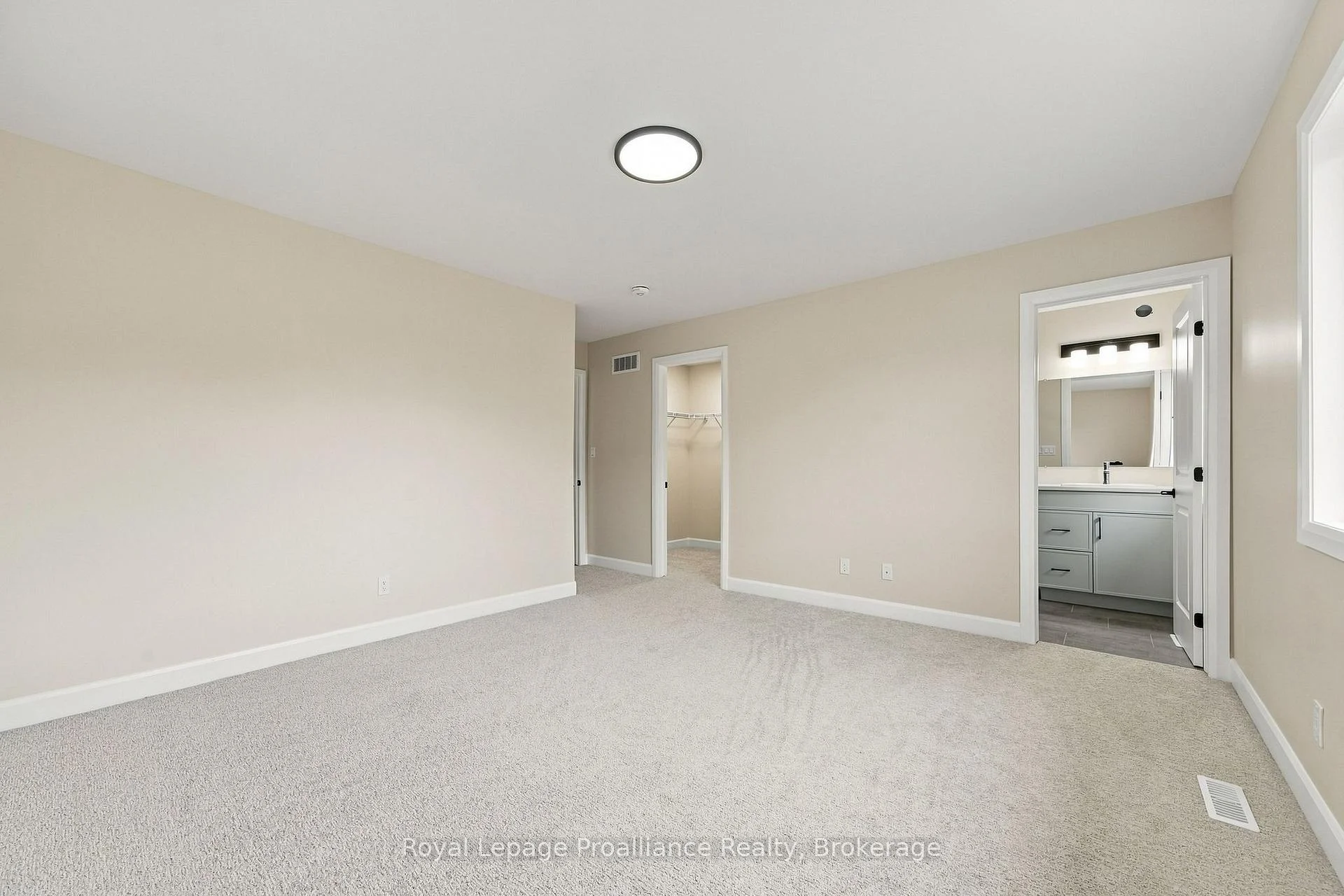 Photo 25 of 100 Hastings Park Drive, Belleville, Belleville Ward — HOMEH