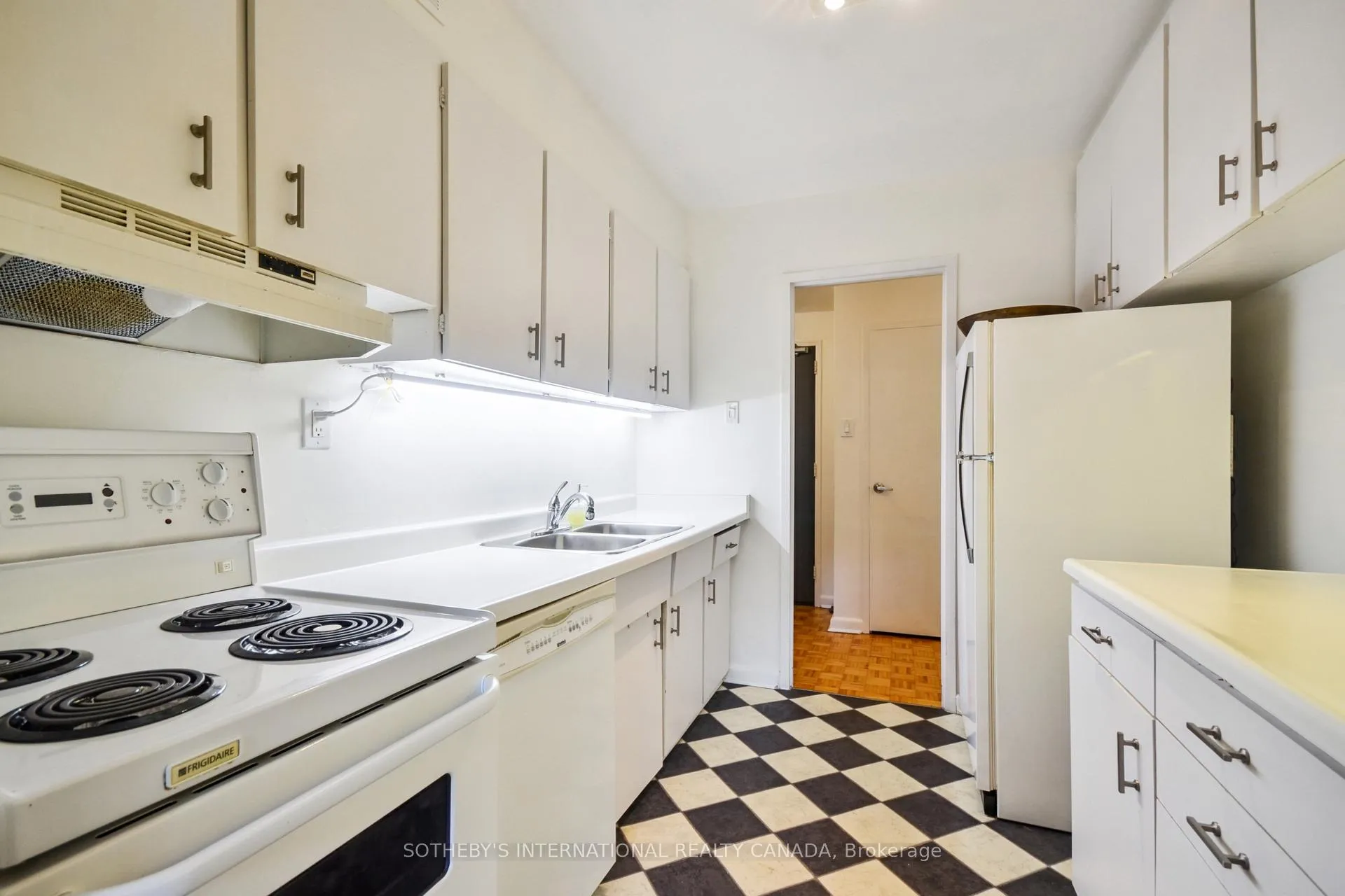 Photo 9 of Unit 512, 120 Rosedale Valley Road, Toronto, Rosedale-Moore Park — HOMEH