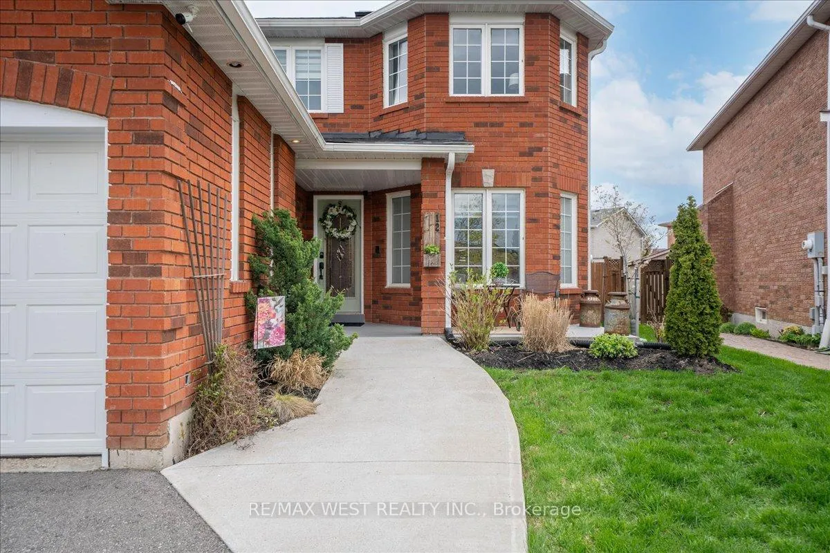 Photo 3 of 12 Berrydown Drive, Caledon, Bolton East — HOMEH