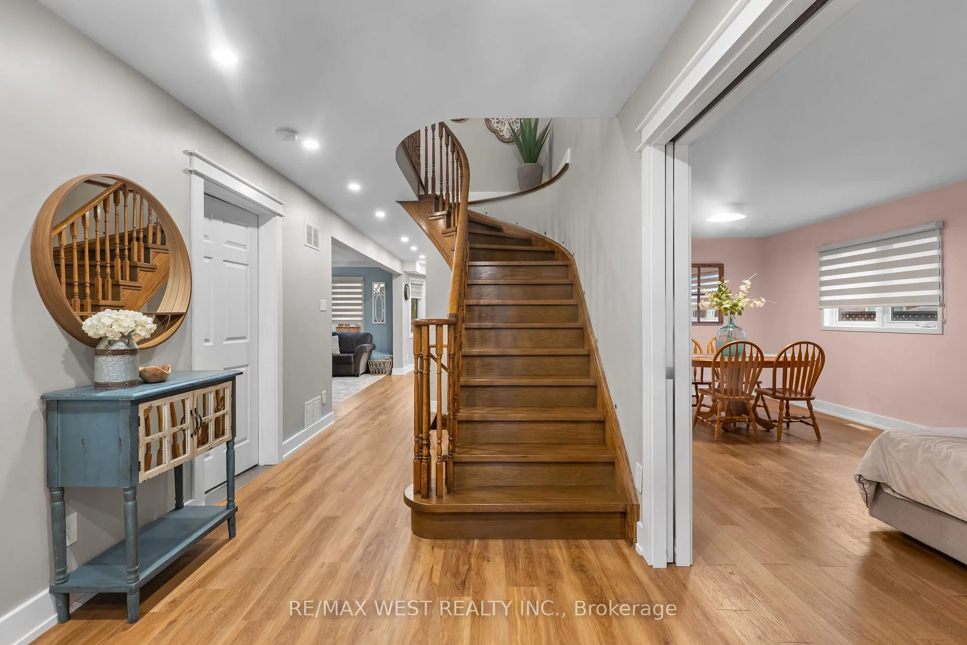 Photo 5 of 12 Berrydown Drive, Caledon, Bolton East — HOMEH