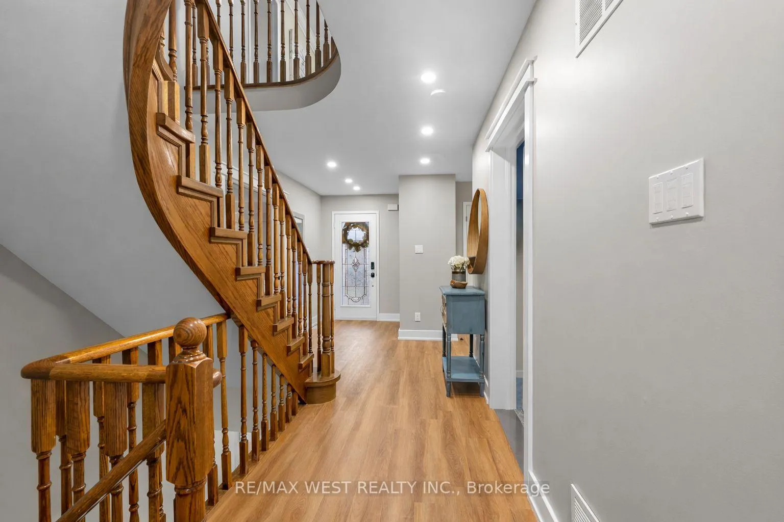 Photo 8 of 12 Berrydown Drive, Caledon, Bolton East — HOMEH