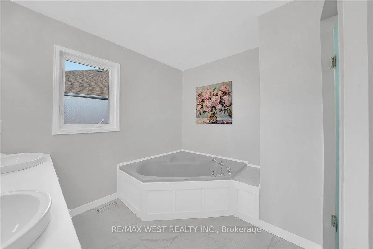 Photo 26 of 12 Berrydown Drive, Caledon, Bolton East — HOMEH