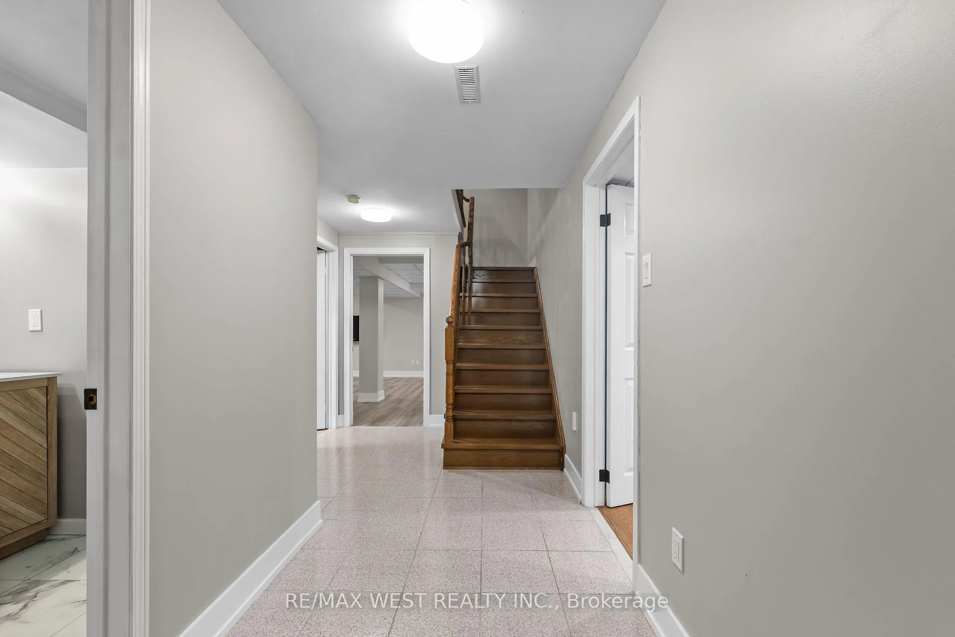Photo 32 of 12 Berrydown Drive, Caledon, Bolton East — HOMEH