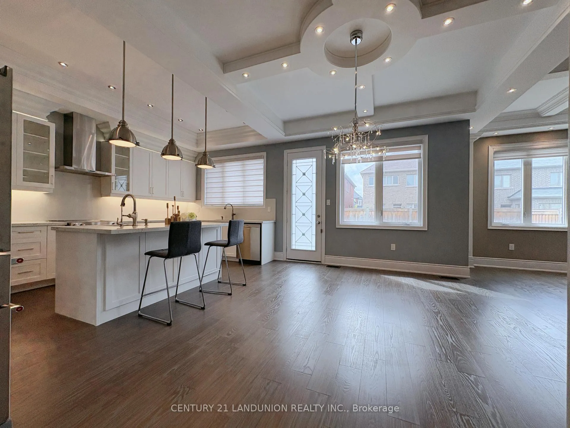 Photo 9 of 141 Conklin Crescent, Aurora, Rural Aurora — HOMEH