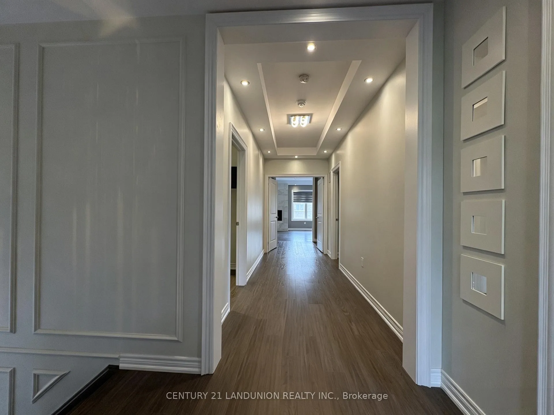 Photo 13 of 141 Conklin Crescent, Aurora, Rural Aurora — HOMEH