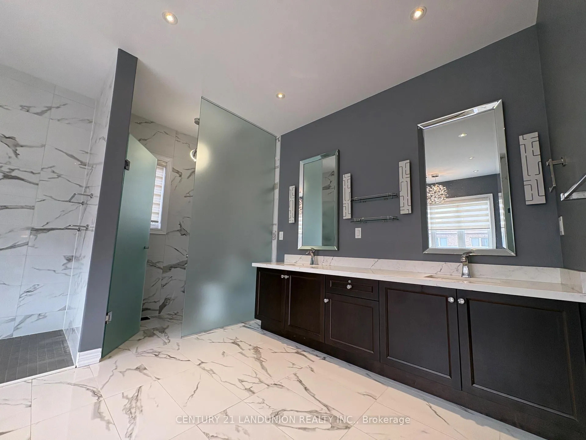 Photo 15 of 141 Conklin Crescent, Aurora, Rural Aurora — HOMEH