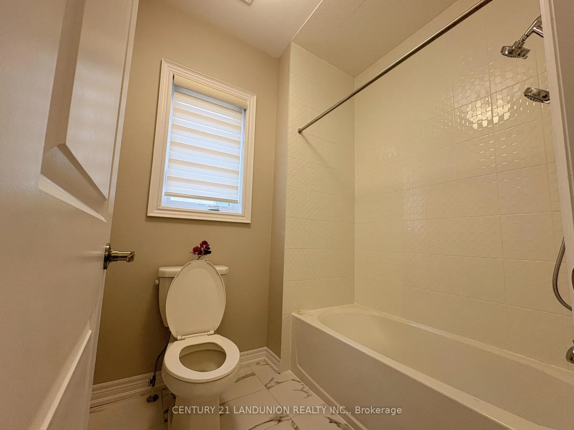 Photo 21 of 141 Conklin Crescent, Aurora, Rural Aurora — HOMEH