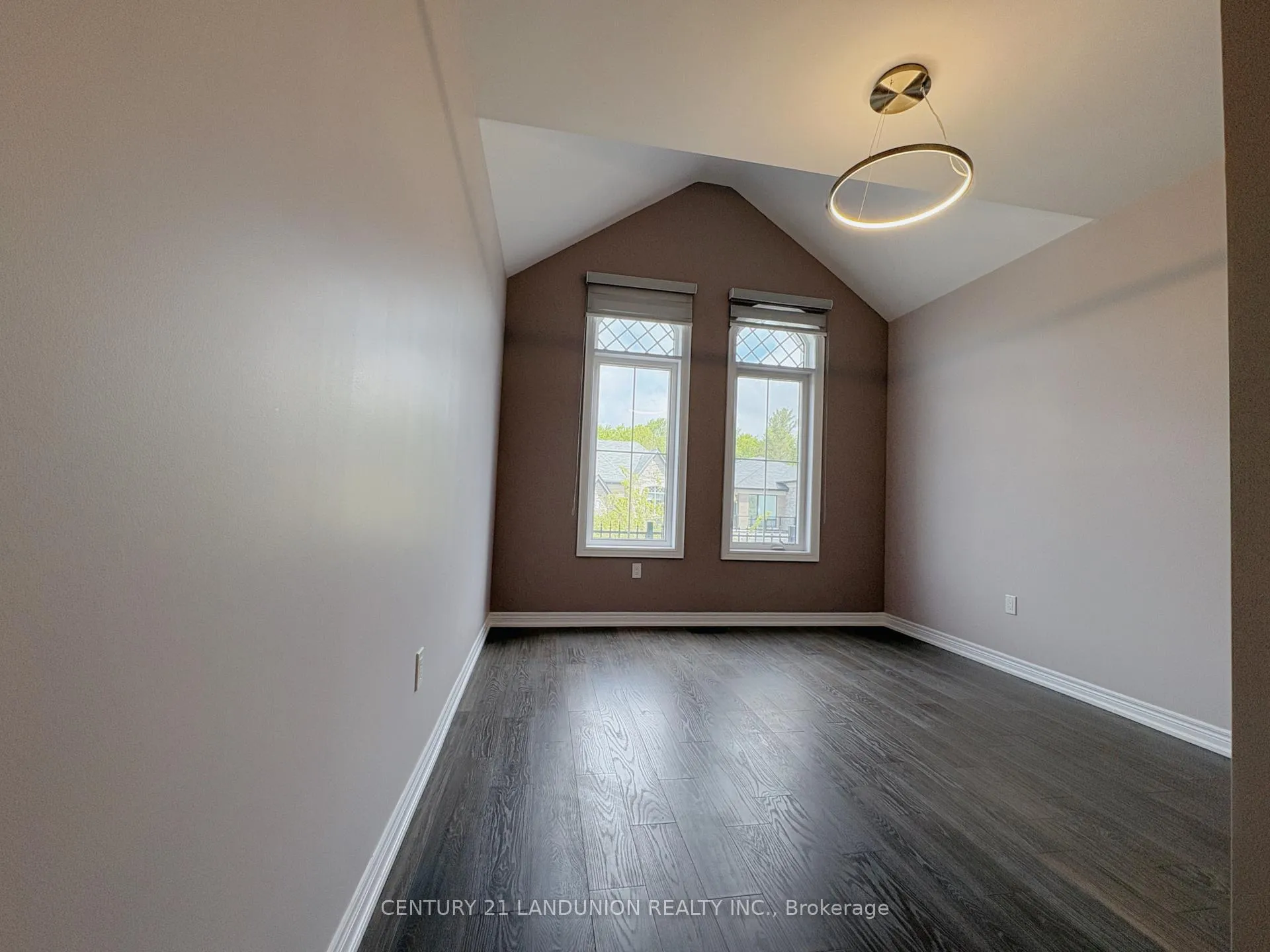 Photo 23 of 141 Conklin Crescent, Aurora, Rural Aurora — HOMEH