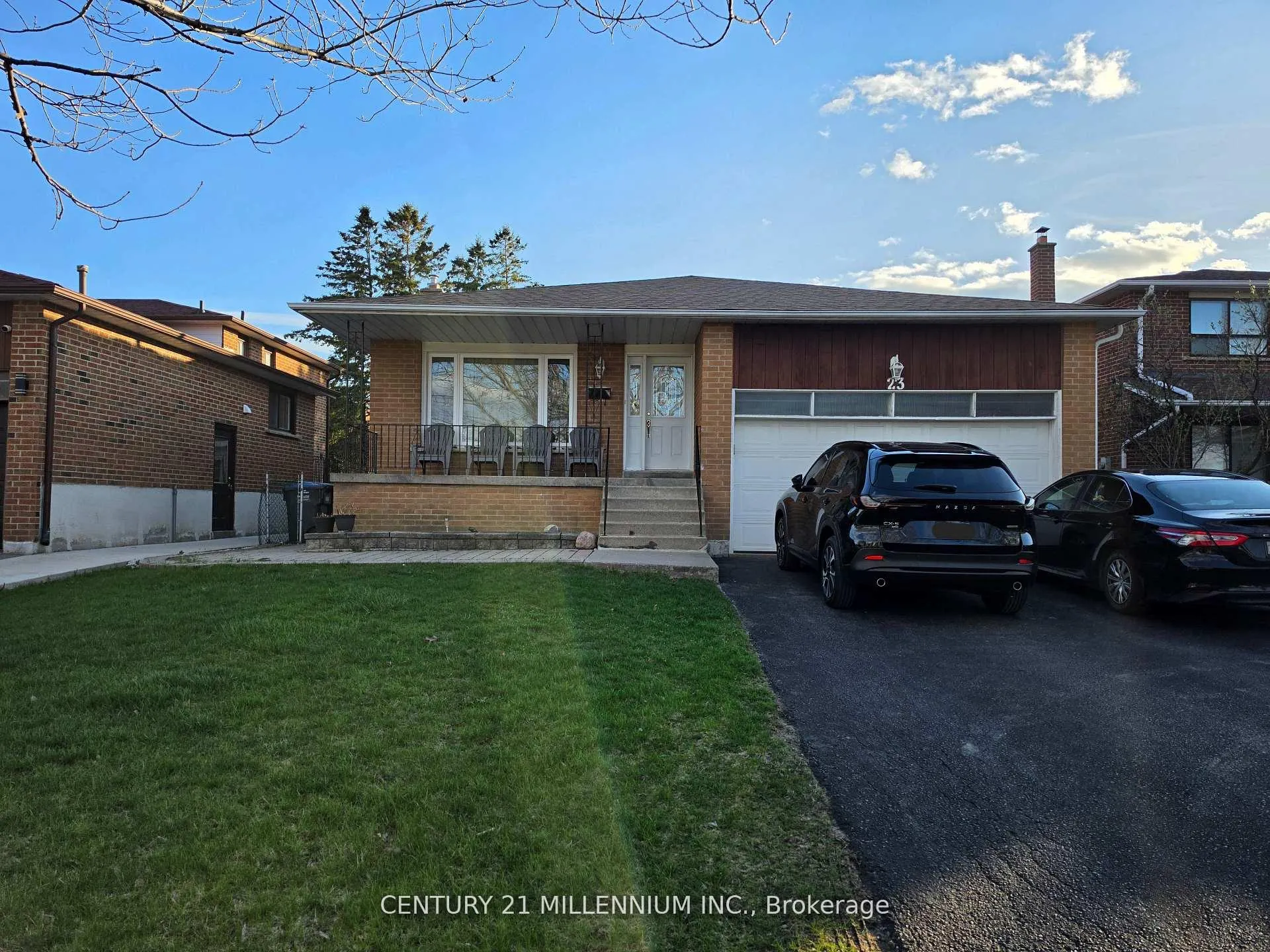Photo 1 of 23 Malcolm Crescent, Brampton, Central Park — HOMEH