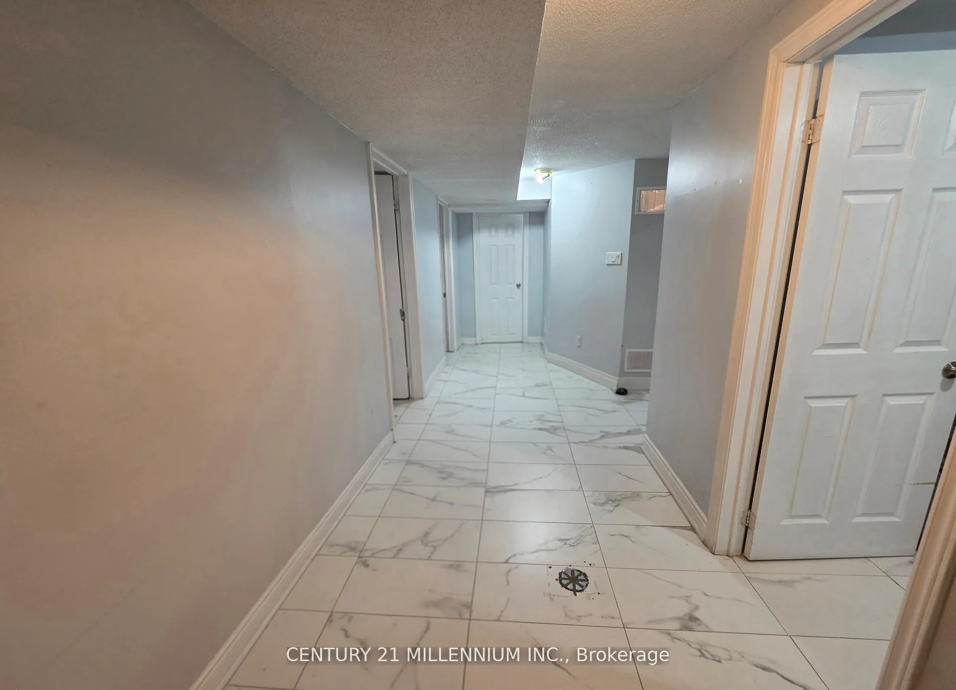 Photo 9 of 23 Malcolm Crescent, Brampton, Central Park — HOMEH