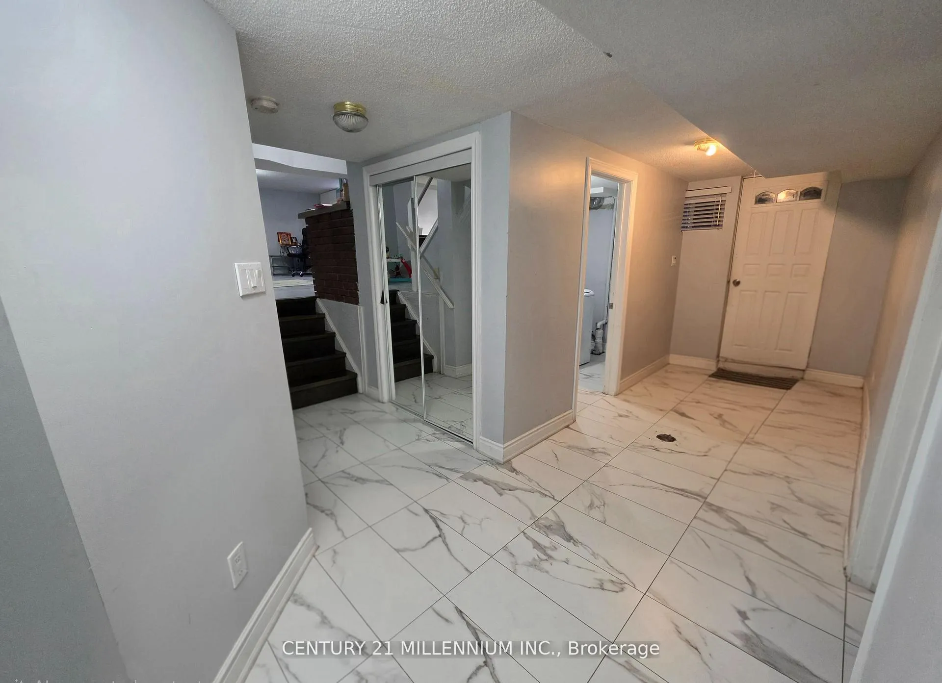 Photo 11 of 23 Malcolm Crescent, Brampton, Central Park — HOMEH