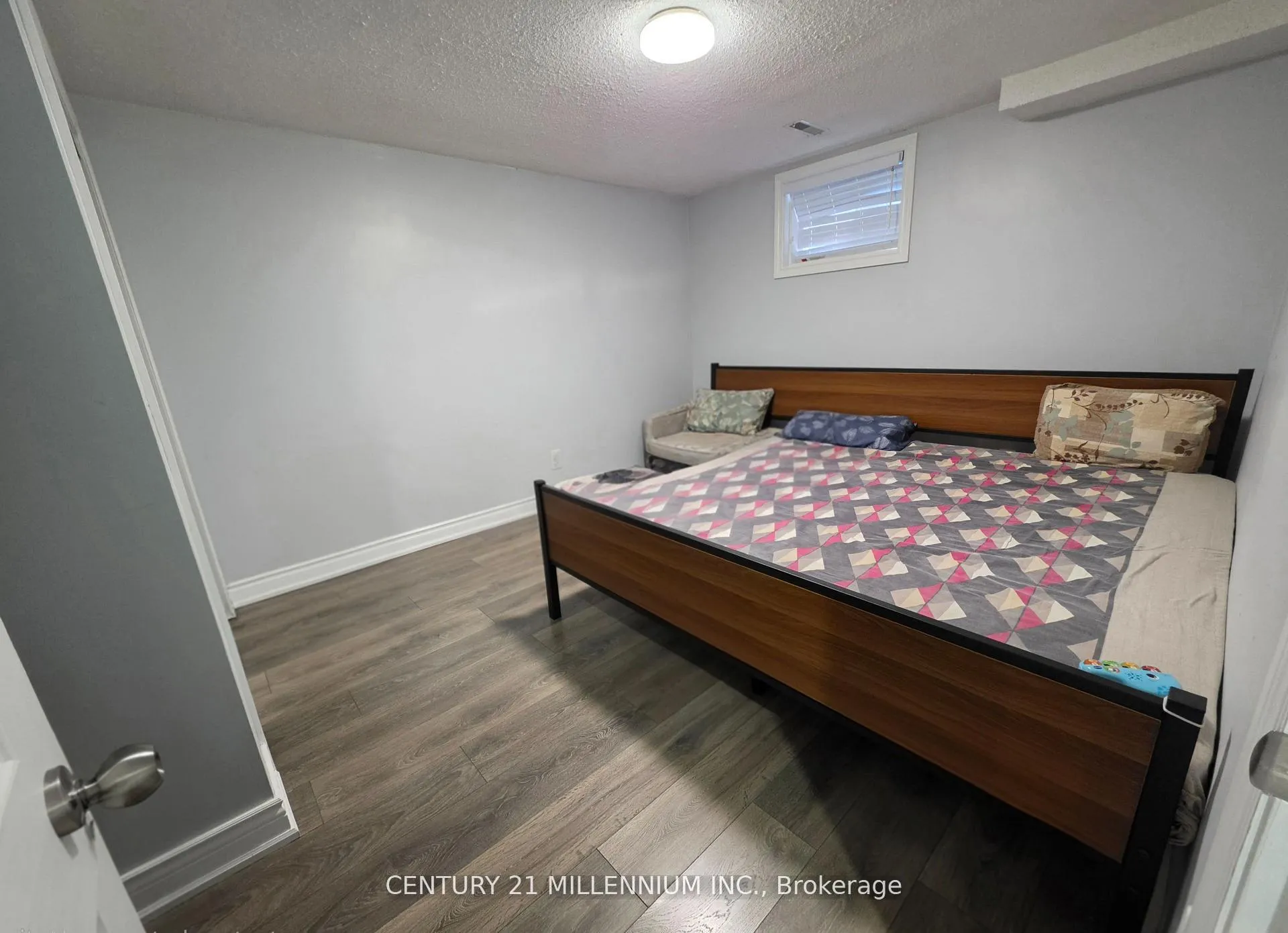Photo 16 of 23 Malcolm Crescent, Brampton, Central Park — HOMEH