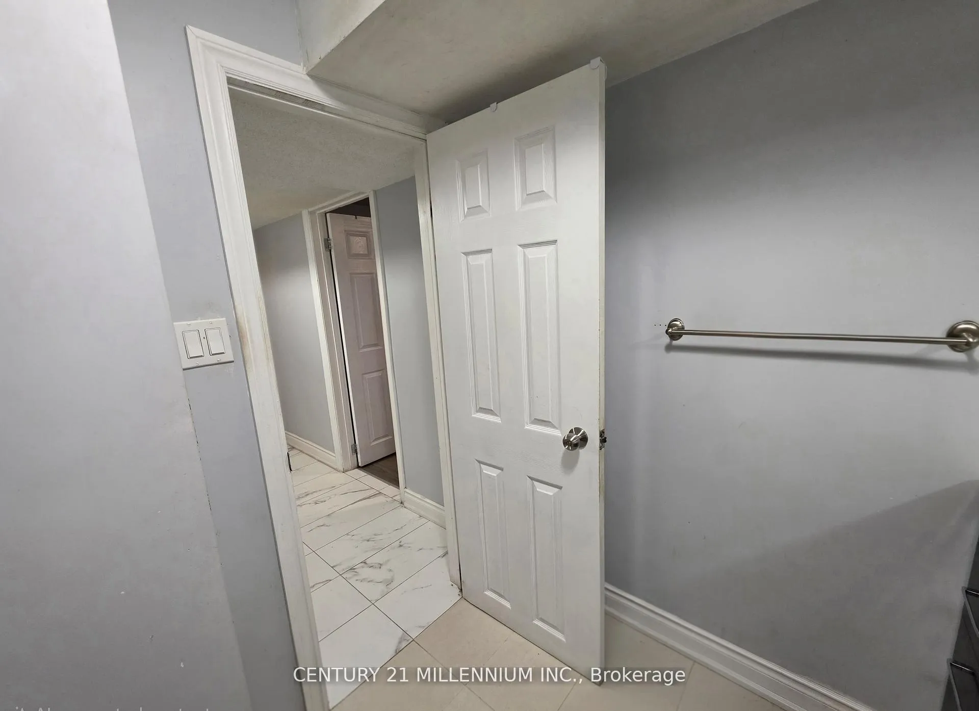 Photo 21 of 23 Malcolm Crescent, Brampton, Central Park — HOMEH