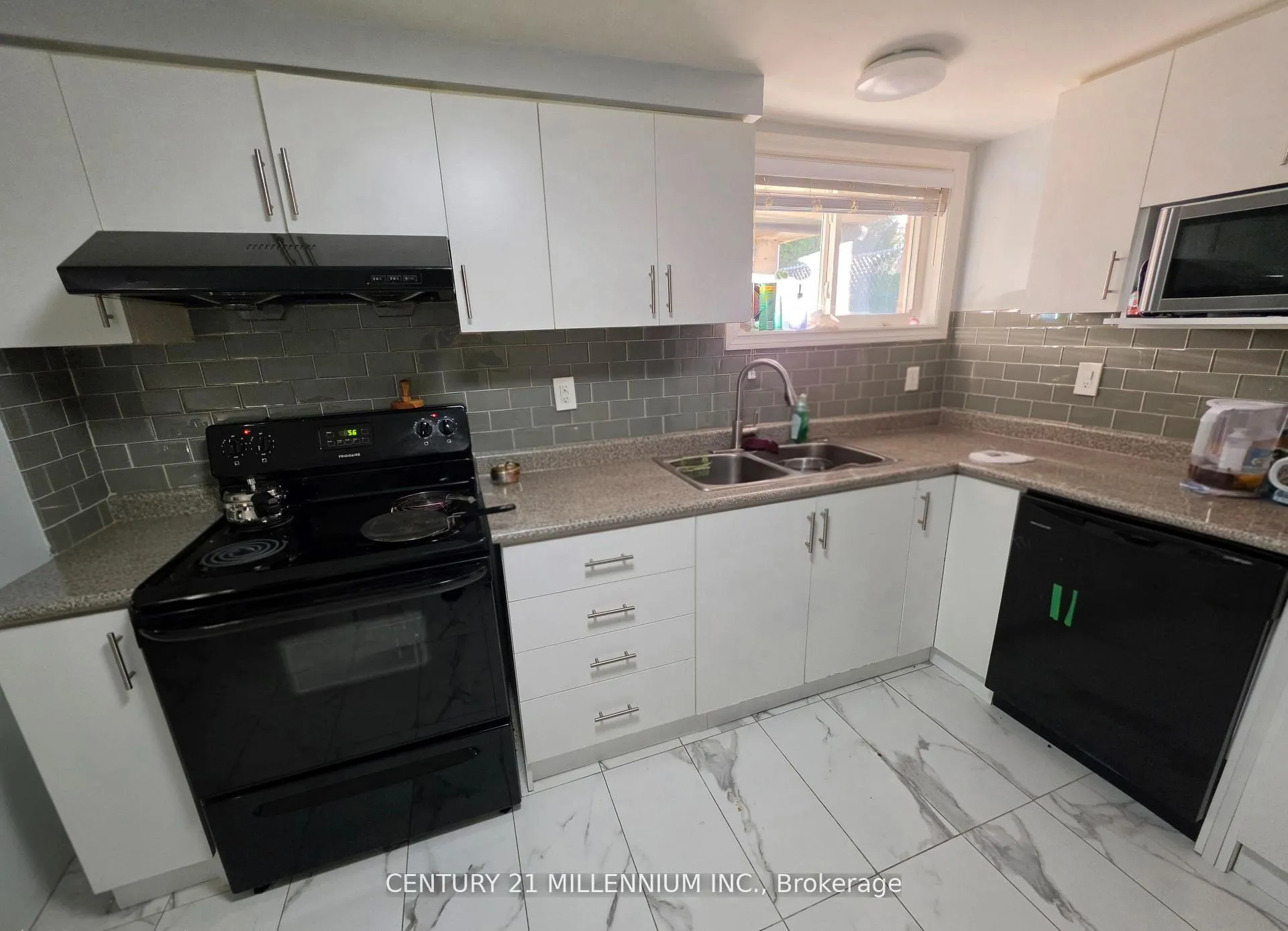 Photo 29 of 23 Malcolm Crescent, Brampton, Central Park — HOMEH